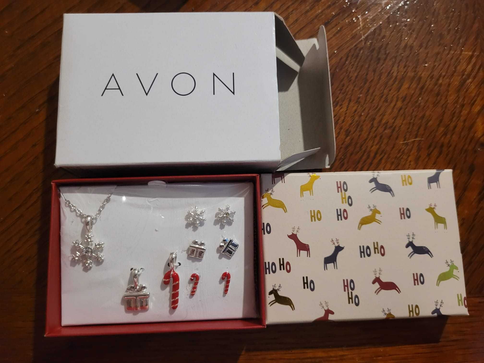 Set bijuterii Avon Craciun (colier + 3 pandantive + 3 perechi cercei)