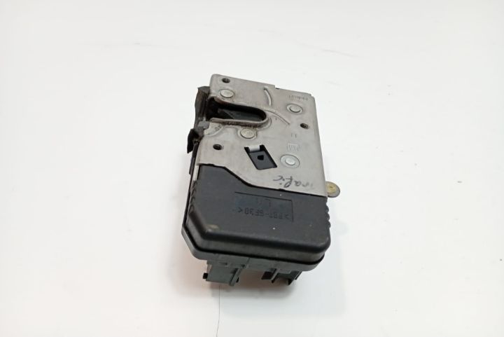 Broasca usa stanga spate 905034098R Renault Trafic a 3-a generatie