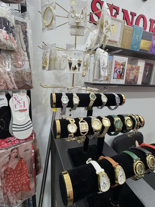 Юриб турган янги бизнес сотилади айоллар ички кийим дукони