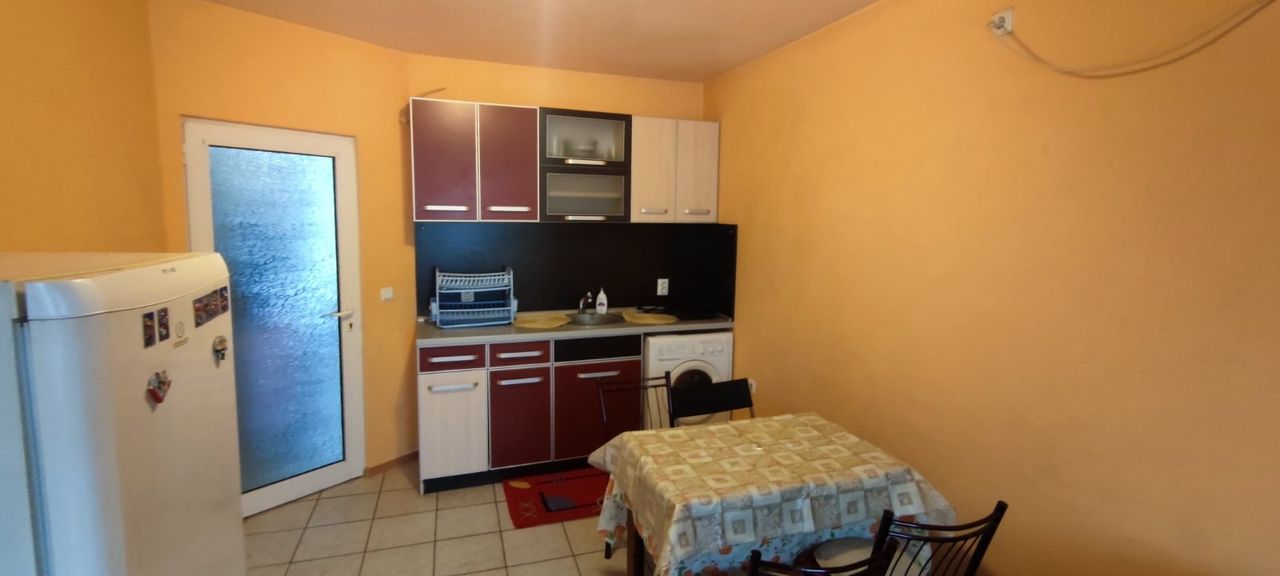 Дава се под наем Двустаен апартамент в Ямбол, Център - 52 кв.м за 229.5 € - Снимка #5
