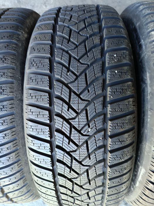 Зимни гуми -2021/23-17цола-205/50-1бр.-120лв."DUNLOP"