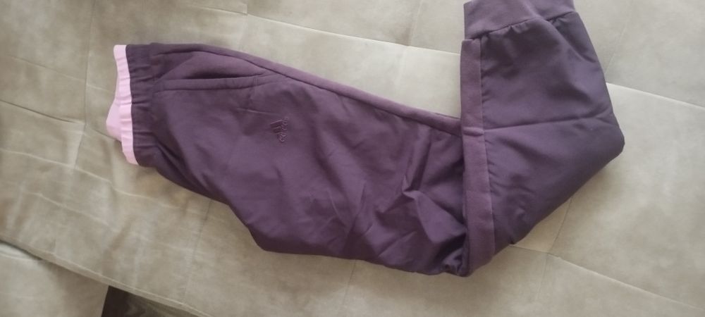 Долнище на Adidas 10 -11 г оригинално