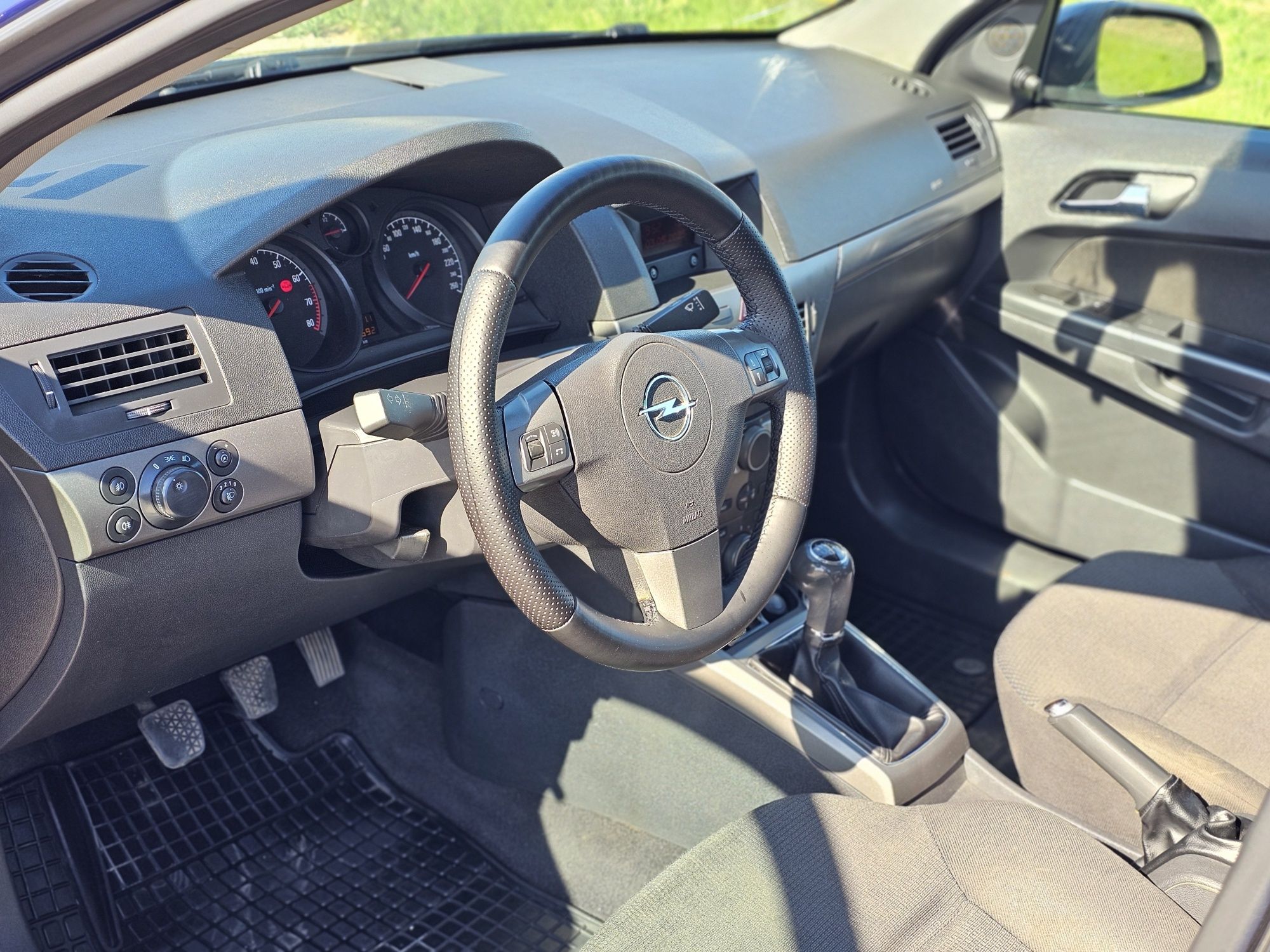 Opel Astra H 1.4 90 к.с Бензин, Сервизна история