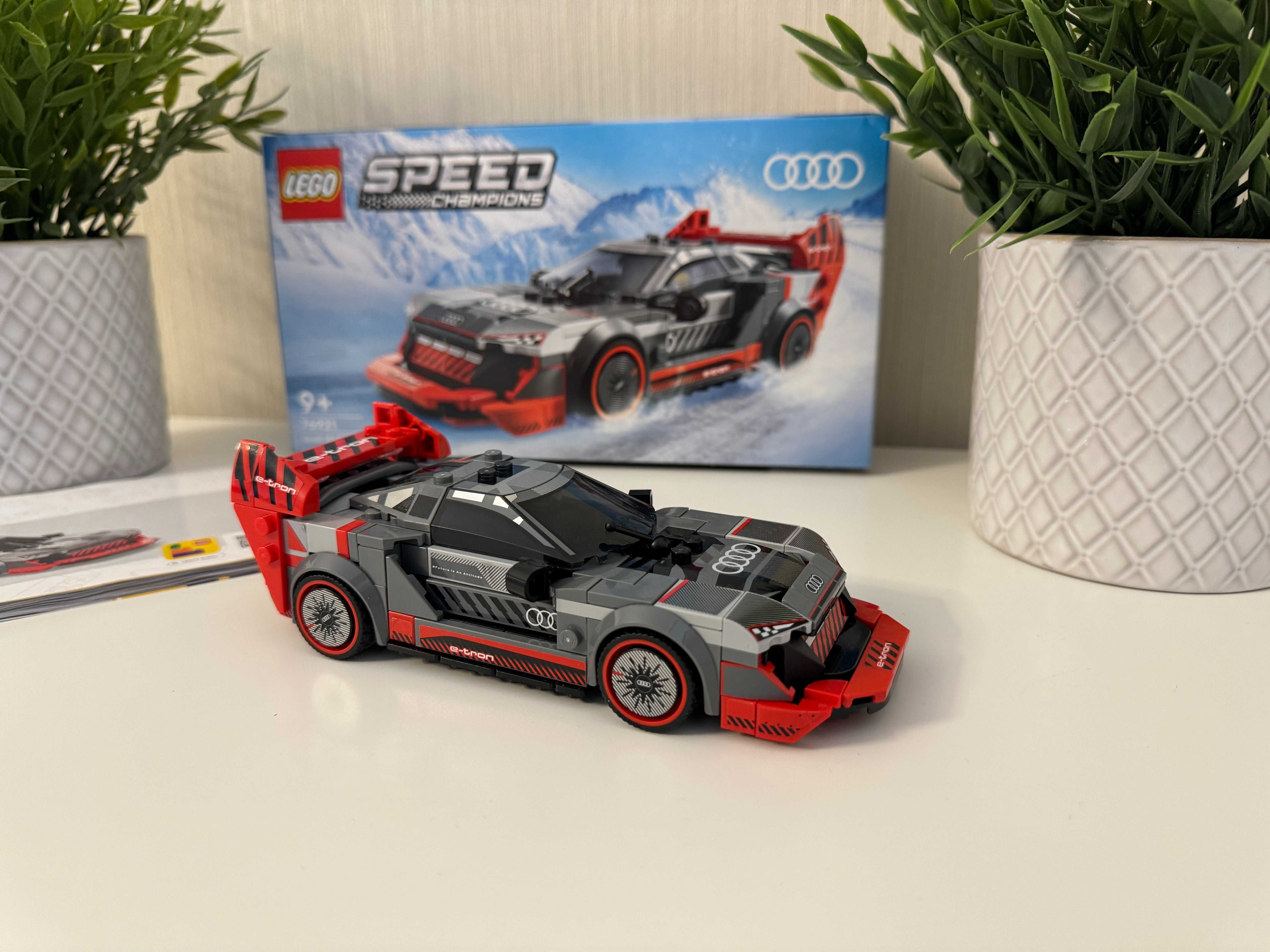 LEGO Speed Champions - Masina de curse Audi S1 76921, 274 piese