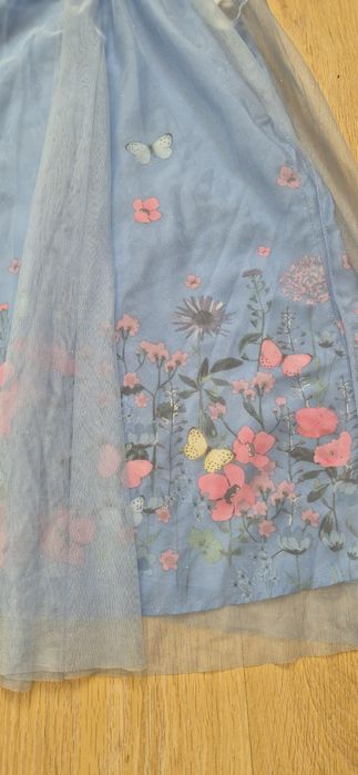 Официални дрехи за момиче 9/10г цената е за всичко.