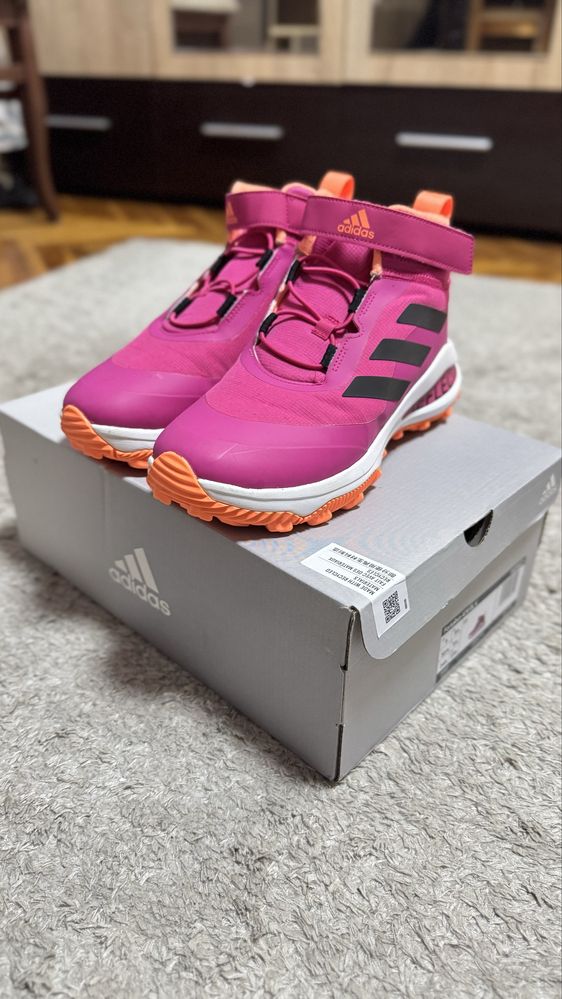 Зимни обувки Adidas НОВИИ!! 38 2/3