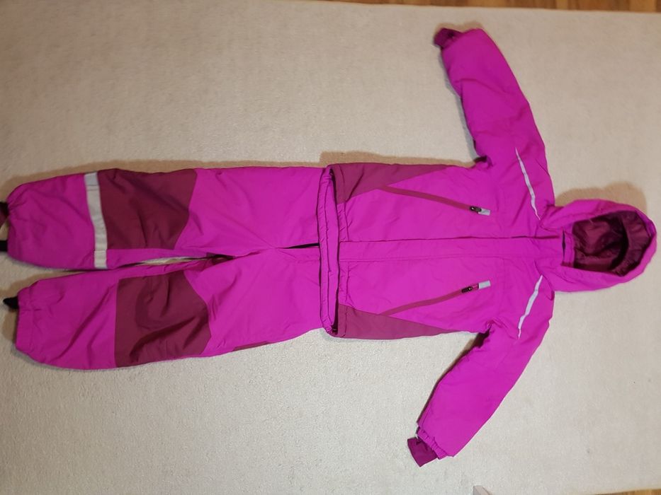 Costum schi roz 6 -7 ani