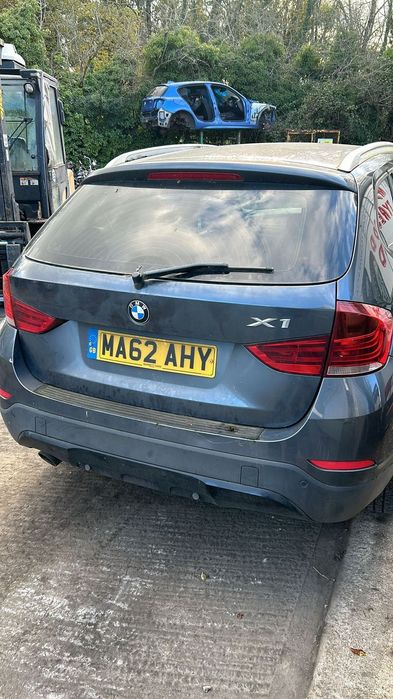 DEZMEMBREZ Piese BMW X1 E84 Fata completa Bara fata Capota Aripa far Trager cu radiatoare Motor 2.0 Diesel cod N47 Cutie manuala 4x4 xDrive Portiera USA Fata spate stanga dreapta Portbagaj bara spate stop lampa tripla Jante roti