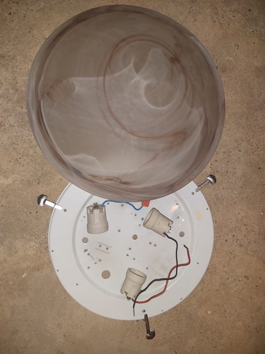 Vind aplica 3 becuri