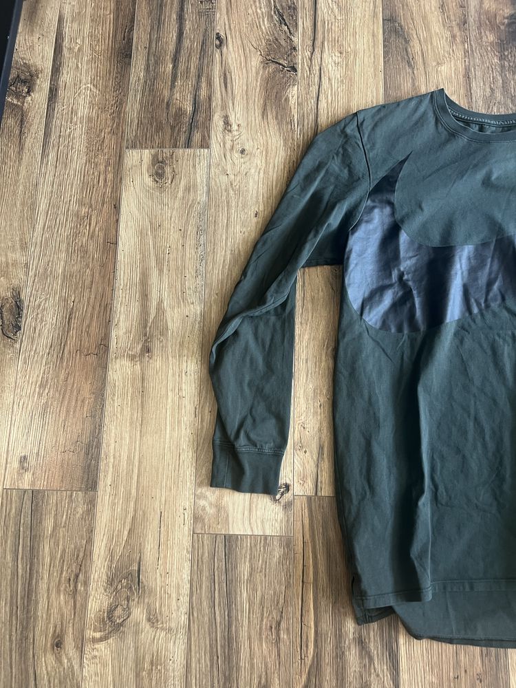 Nike Tee size M NWS