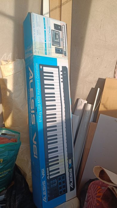 Синтезатор alesis