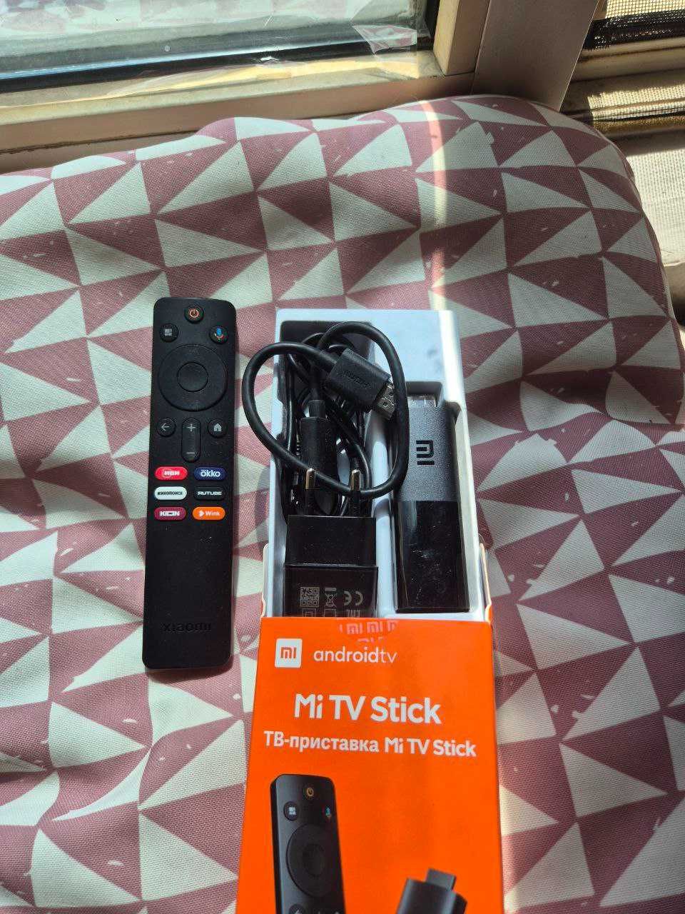 Смарт-приставка для телевизора Mi TV Stick