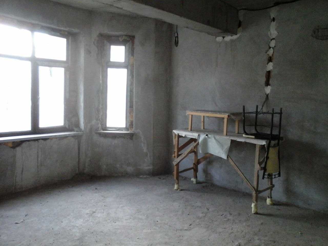 Срочно продается 2/1/10 ор-р 8-роддом 75,7м2  можно под офис