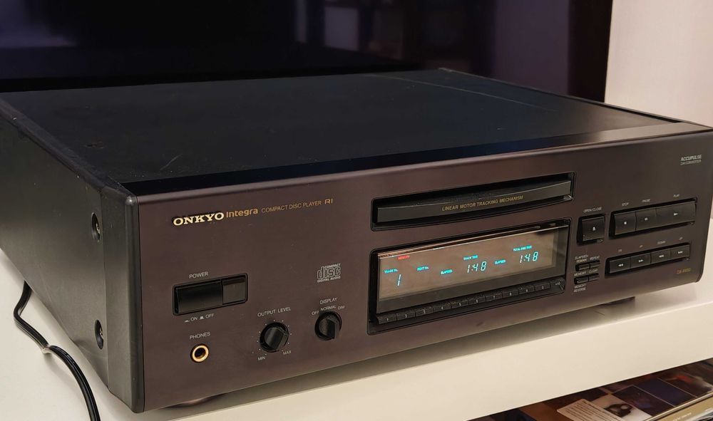 CD Player top Onkyo Integra DX-6850
