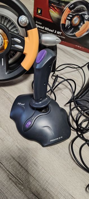 Volande curse Genius Speed Wheel 3 MT cu feedback prin vibrații și