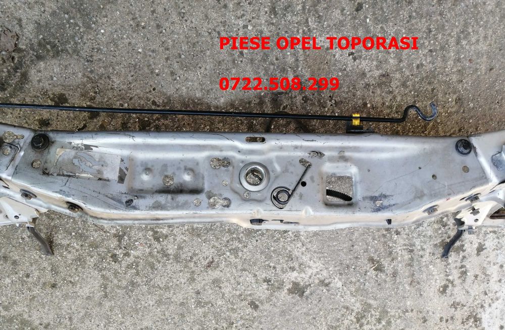 traversa superioara + ochelari Opel Zafira B 40 lei