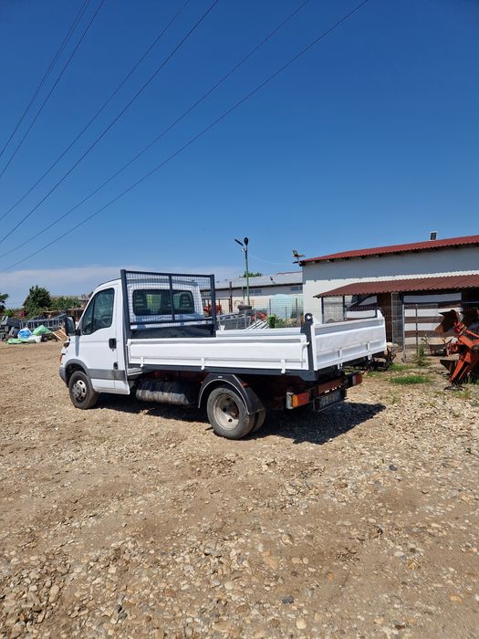 Vând iveco dayli