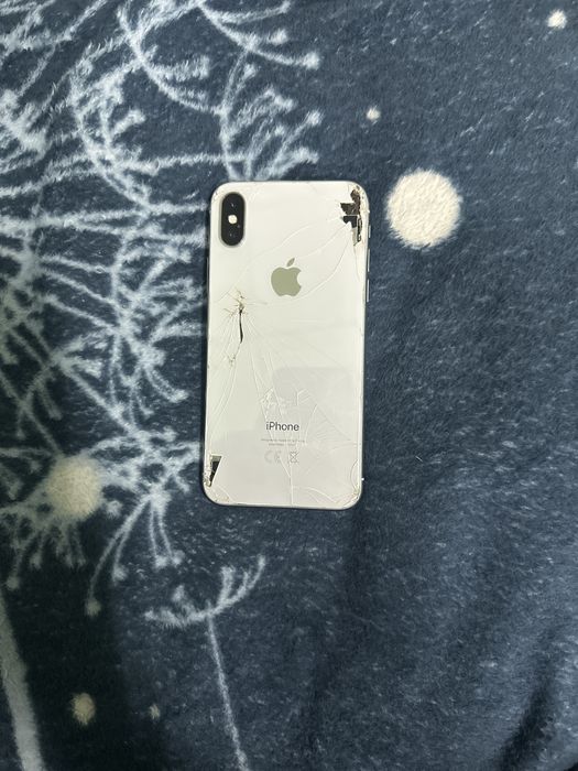 iPhone X , в хорошем состоянии , не тупит , все работает