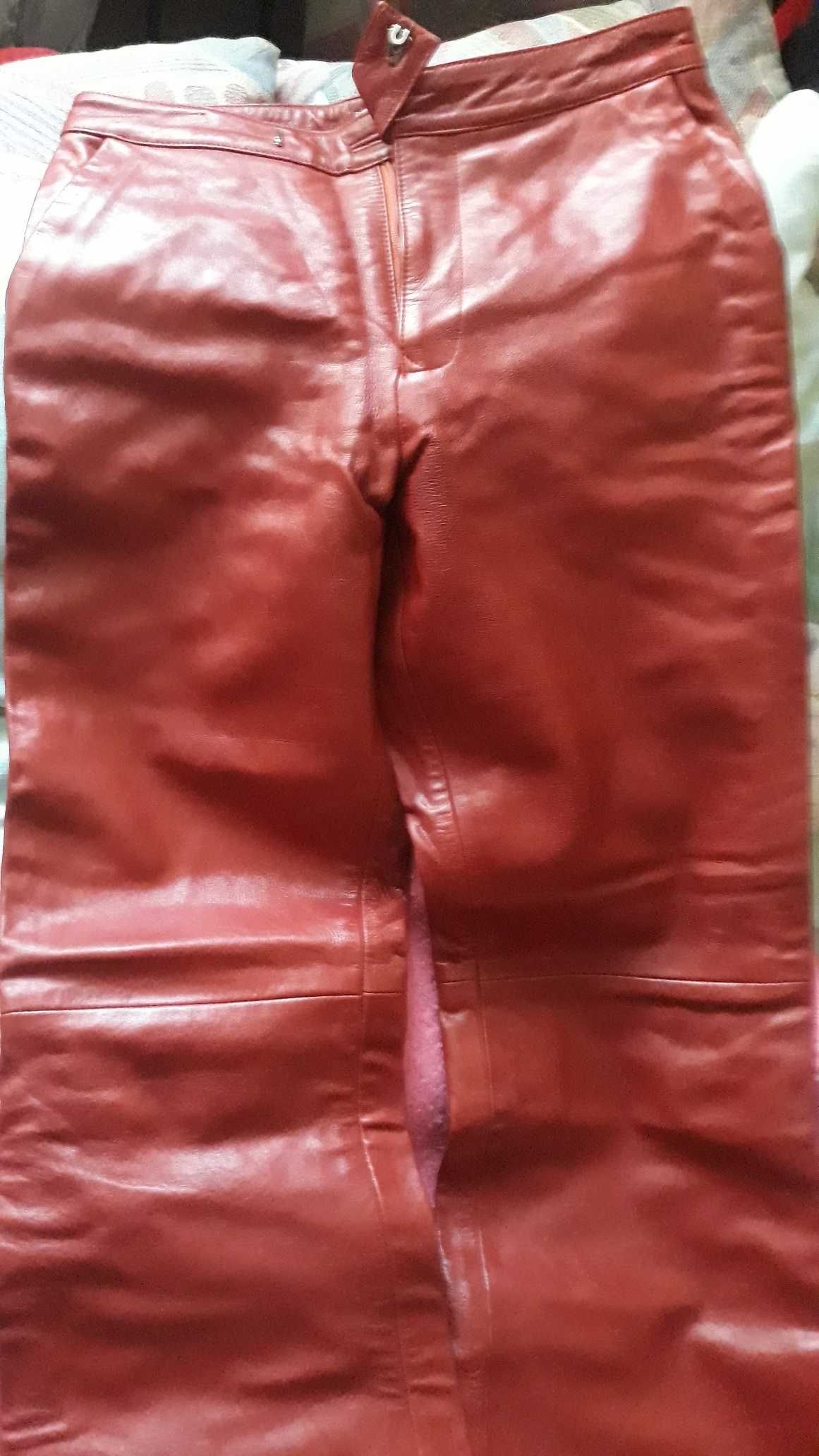Pantaloni piele, culoare rosu, noi