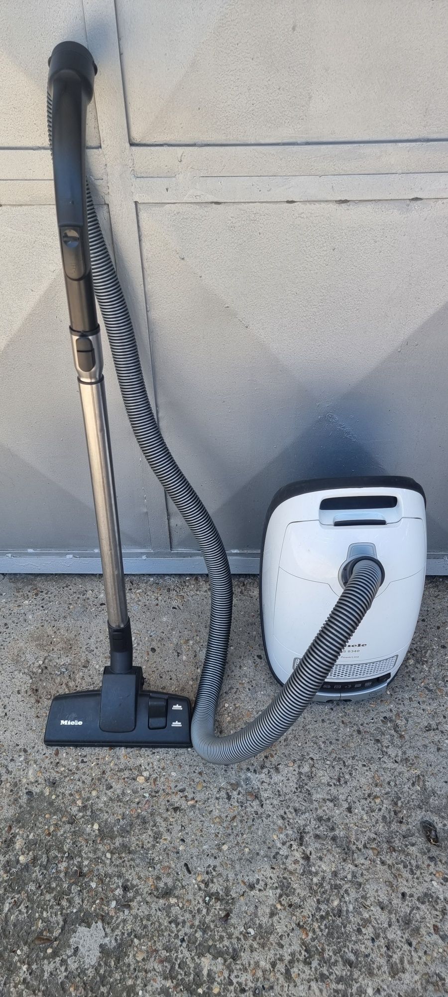Продавам прахосмукачка MIELE