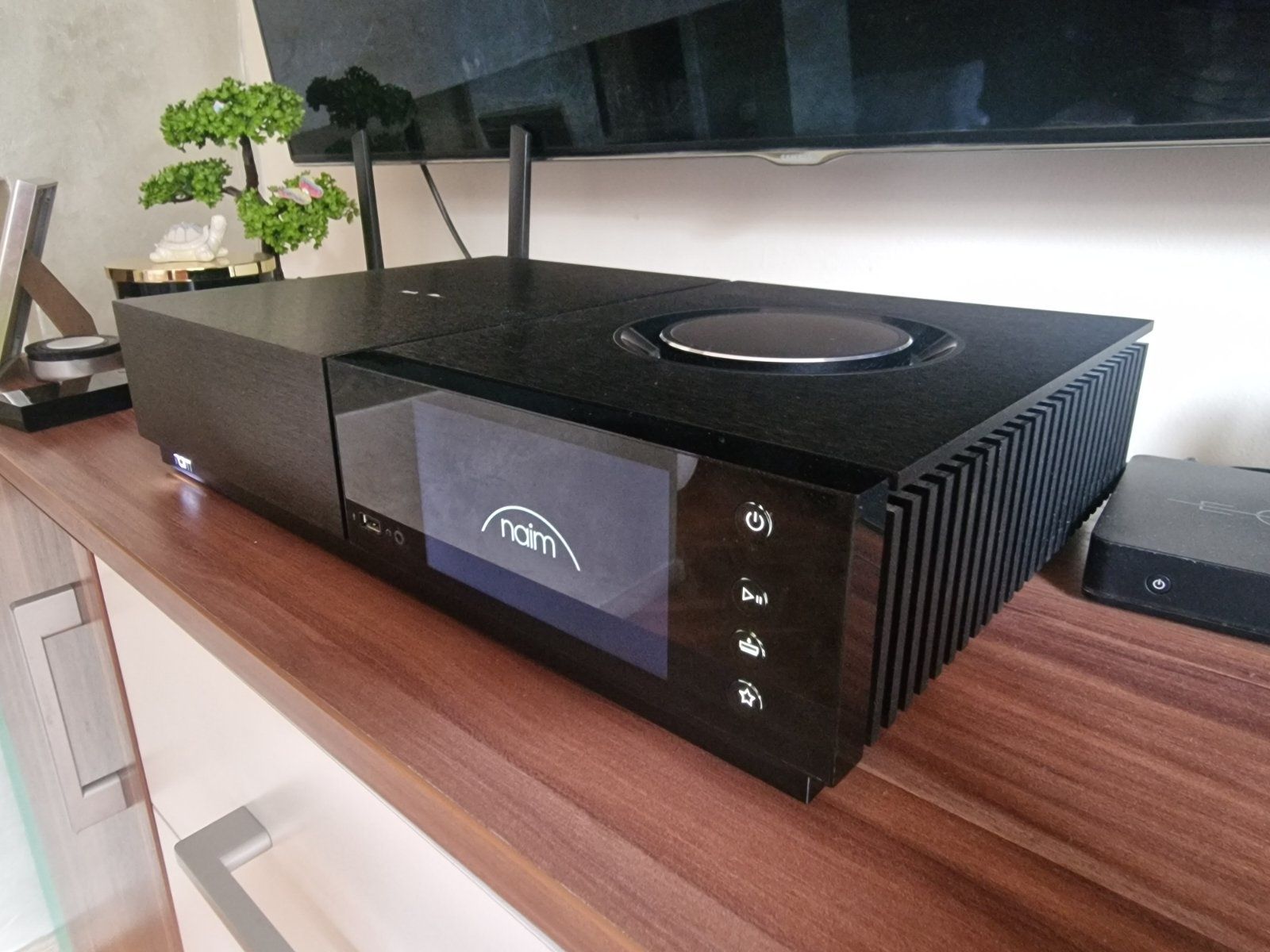 Усилвател Naim Uniti Nova