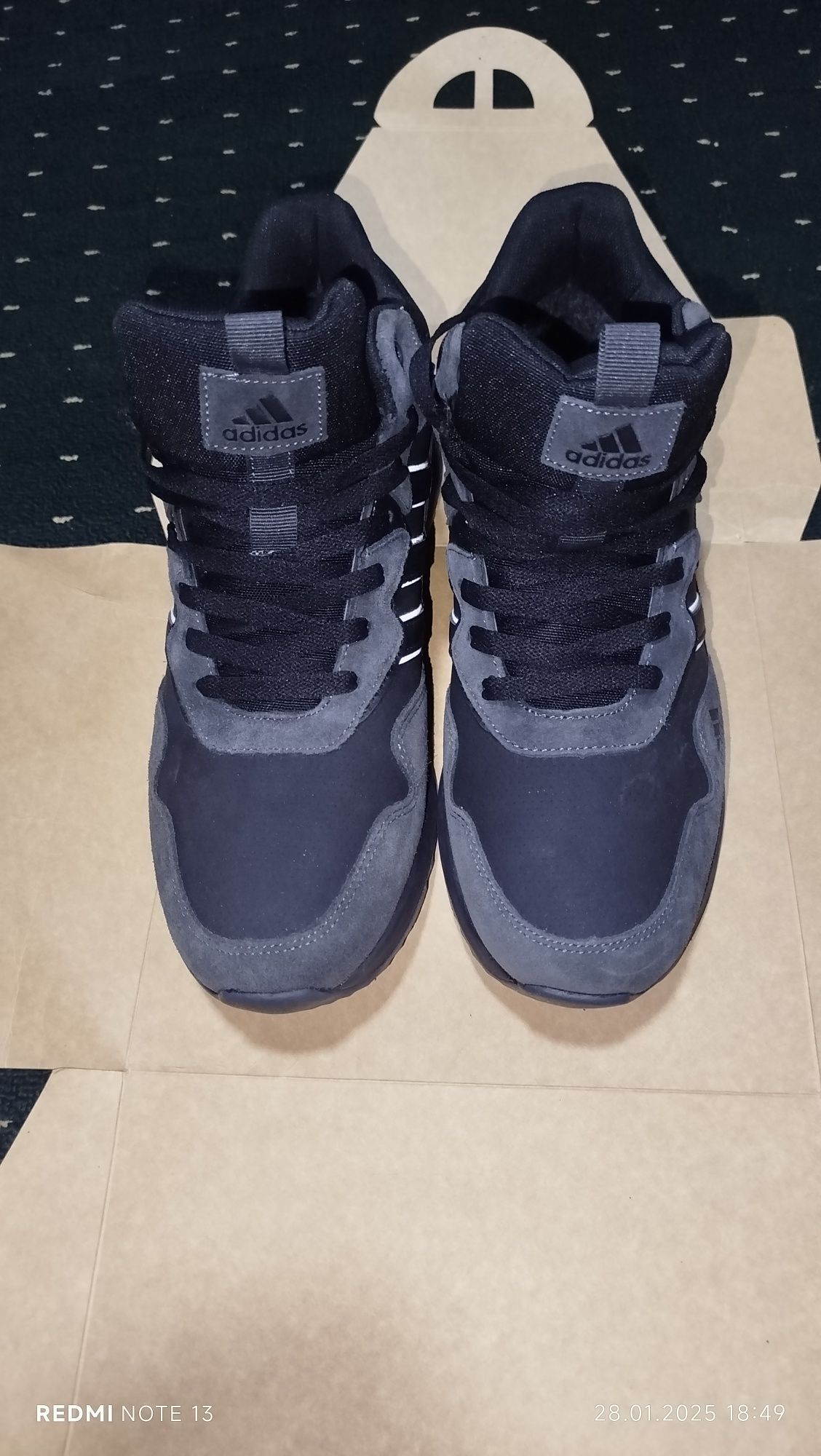 Оригинальное обувь adidas
