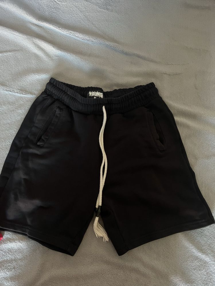 Pantalomi scurti
