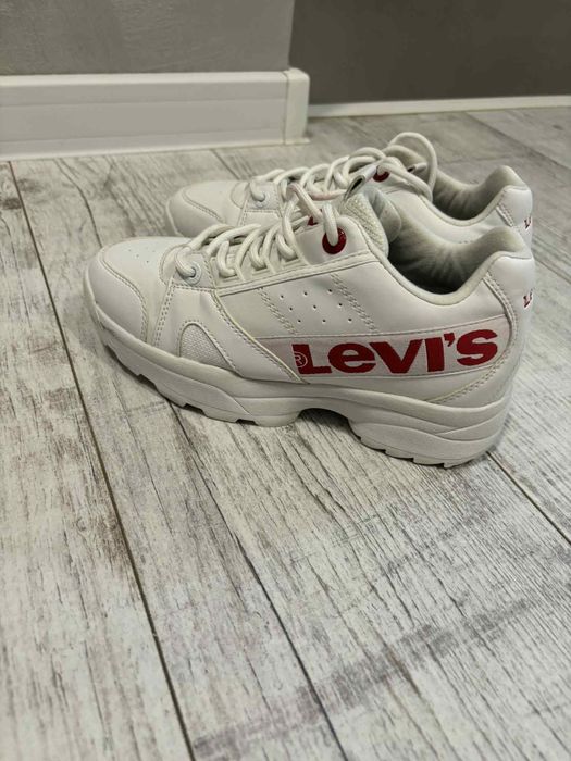 Маратонки Levi’s