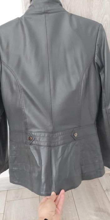 Geaca piele noua 44