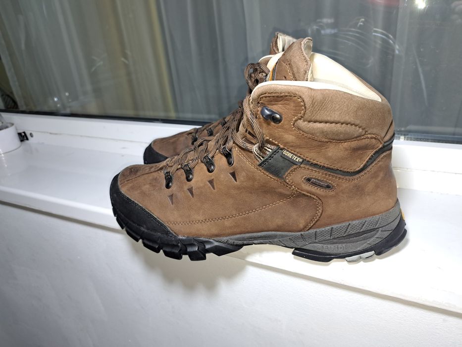 Vând ghete Meindl nr 46 cu Gore-tex