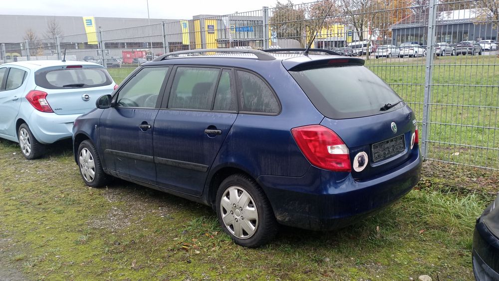 Skoda Fabia 12 benzina pe lanț km reali klima