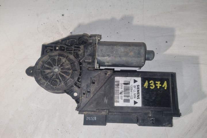 Motoras macara geam fata dreapta 5WK4 7006 BBF Audi A4 B7