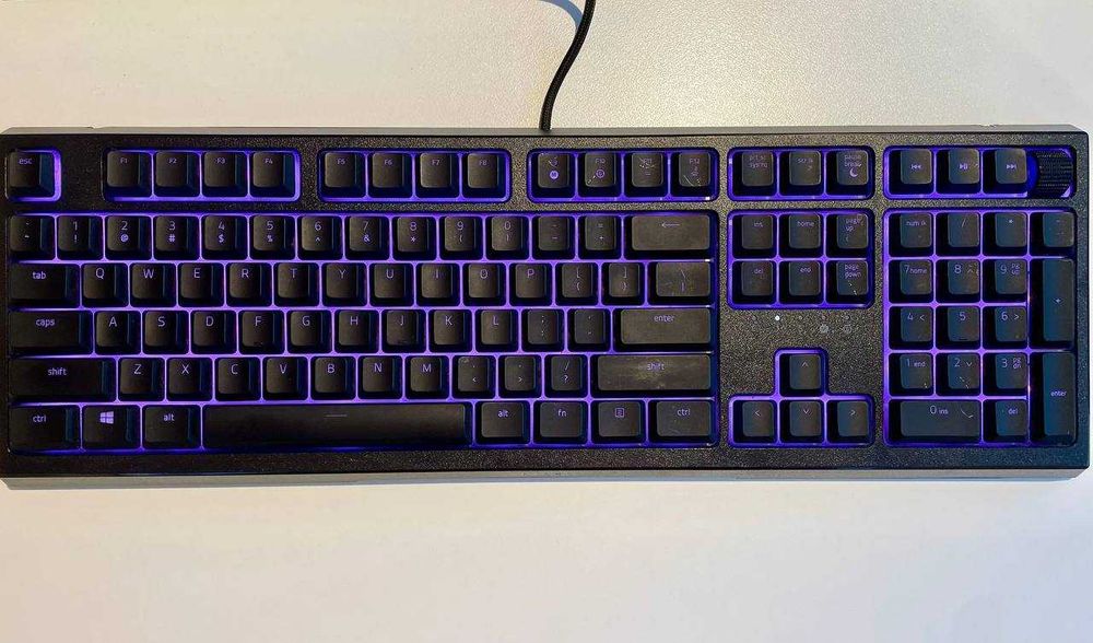 Геймърска клавиатура Razer Ornata V2 - Отлично състояние