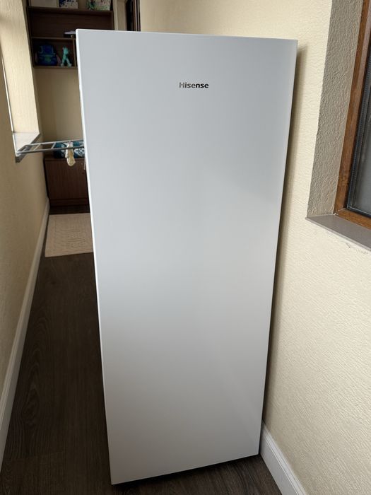 Продам морозильник Hisense