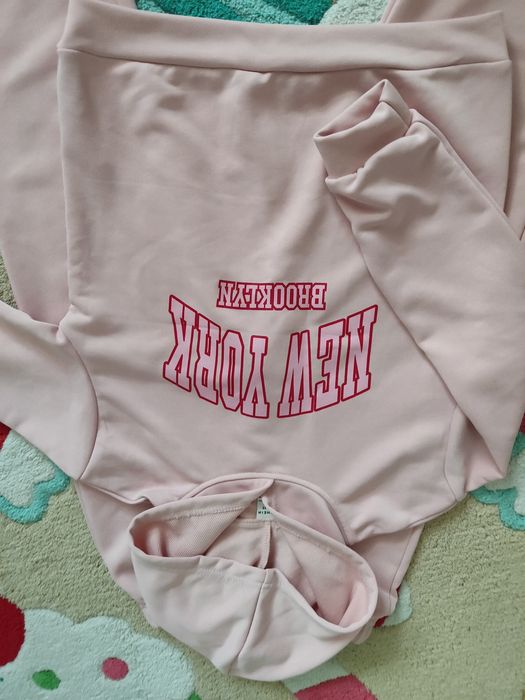 Розово спортно екипче