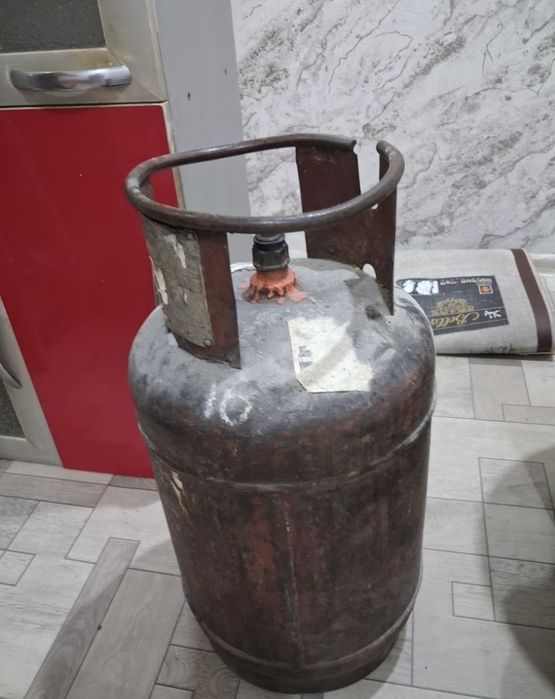 Продам газ баллон в хорошем и в исправном состяний