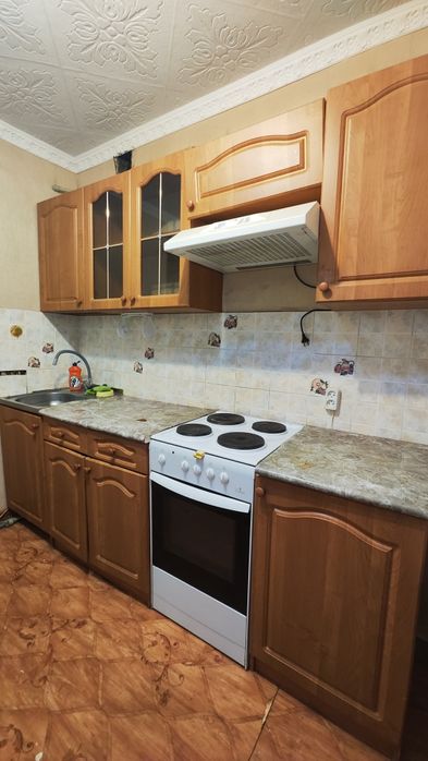 Продаётся 2х комнатная квартира на 3мкр в 15доме. 3 этаж.