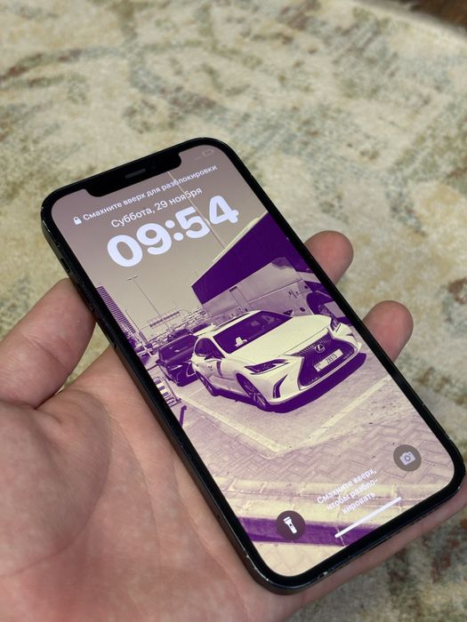 Продам айфон 12