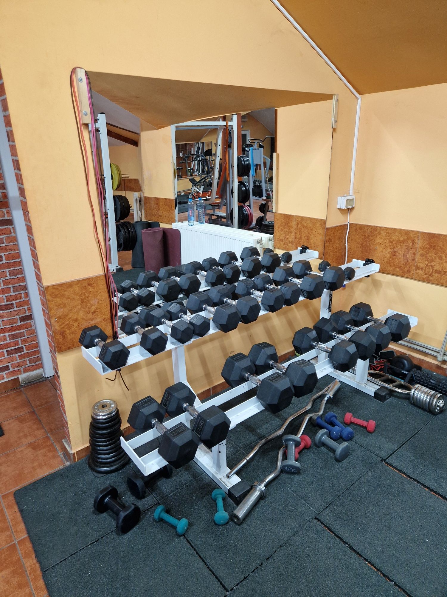 Vand sala de fitness complet utilata