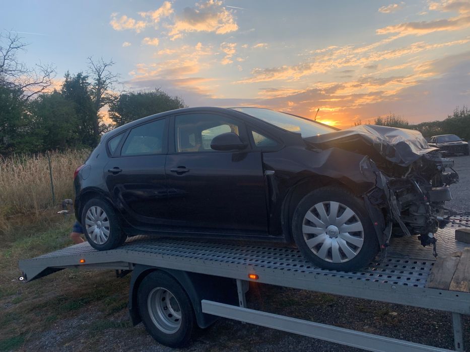 Opel Astra 1.7cdti 6скорости 2014г