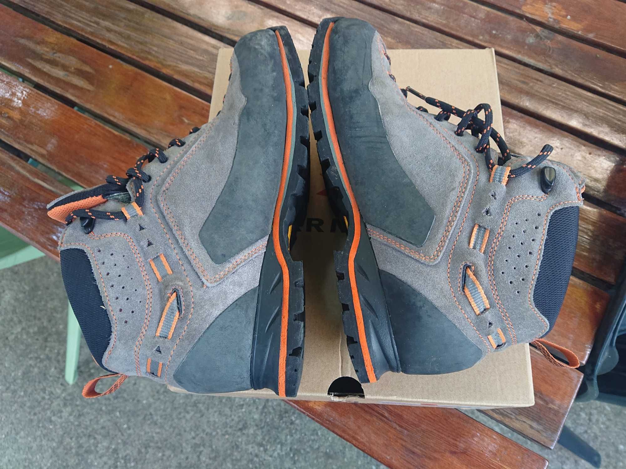 Туристически обувки- Garmont Vetta GTX- N44-28см