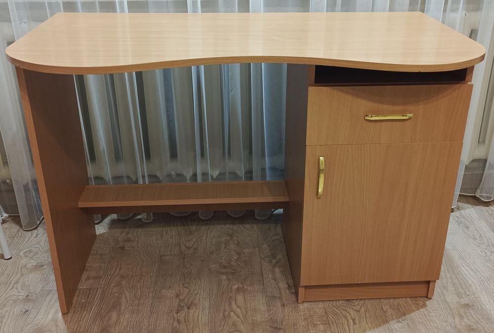 Стол письменный (б/у)