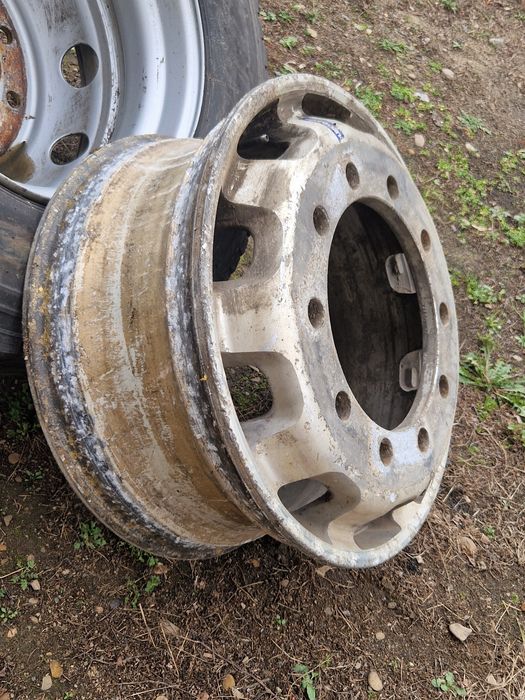 Vănd cap tractor marca Volvo