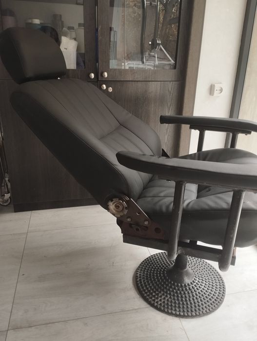 Кресло для парикмахеров