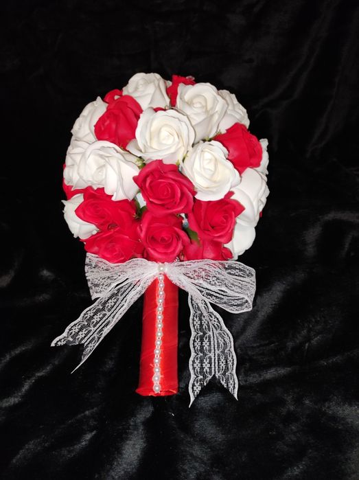 Buchete mireasa nașa și aranjamente florale