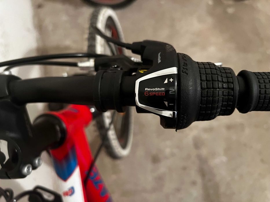 Юношеско колело , 20 цола със скорости Шимано .