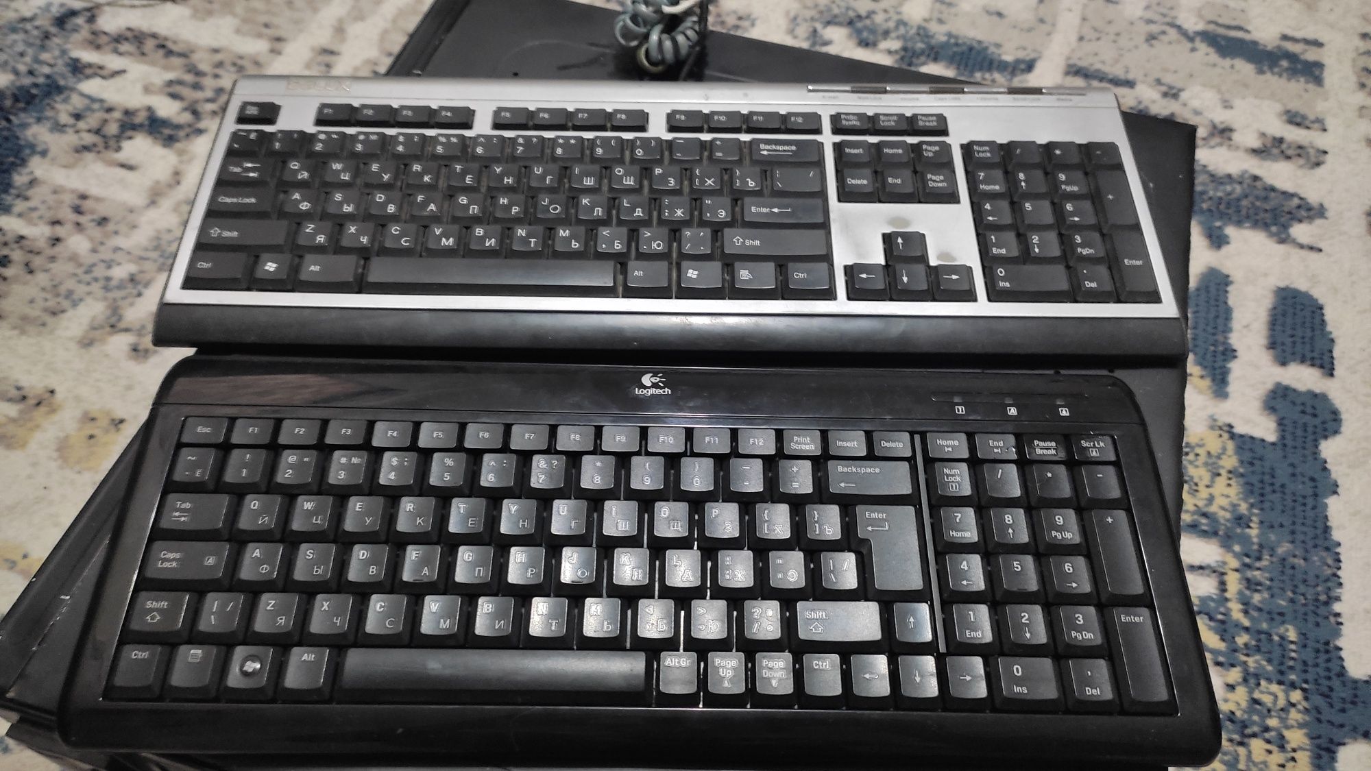 Клавиатуры logitech и deluxe