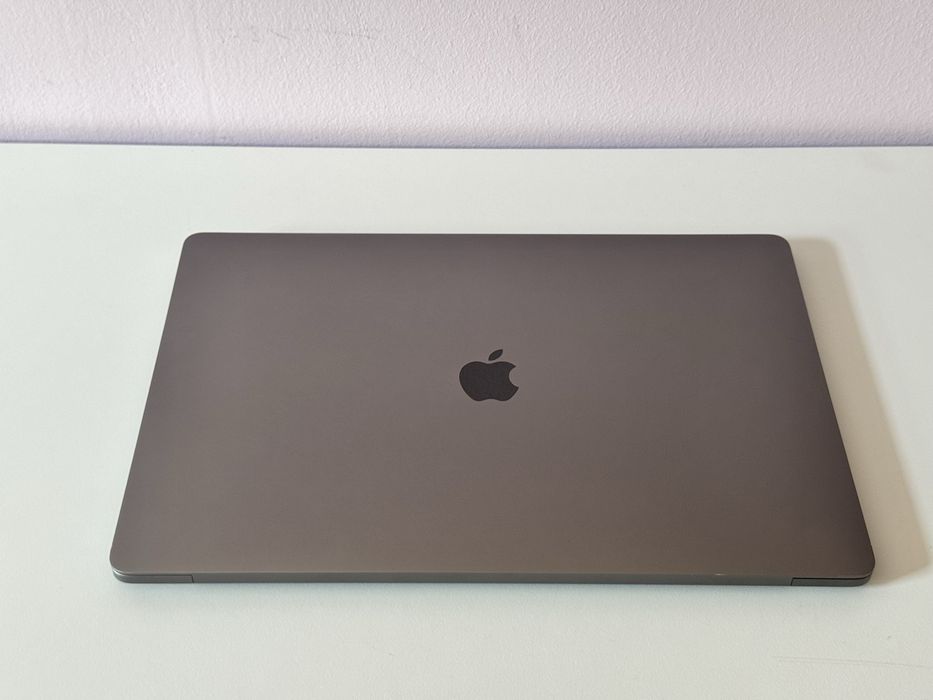Като Нов *32GB Ram*16’Macbook Pro 16’ 2019/i7-9850H/512GB SSD/5300M