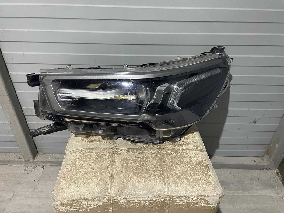 Far stanga Toyota Hilux Full LED AN 2019 - 2024