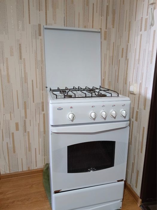 Продам газовую плиту